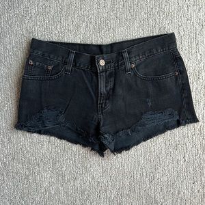 Black Levi’s shorts